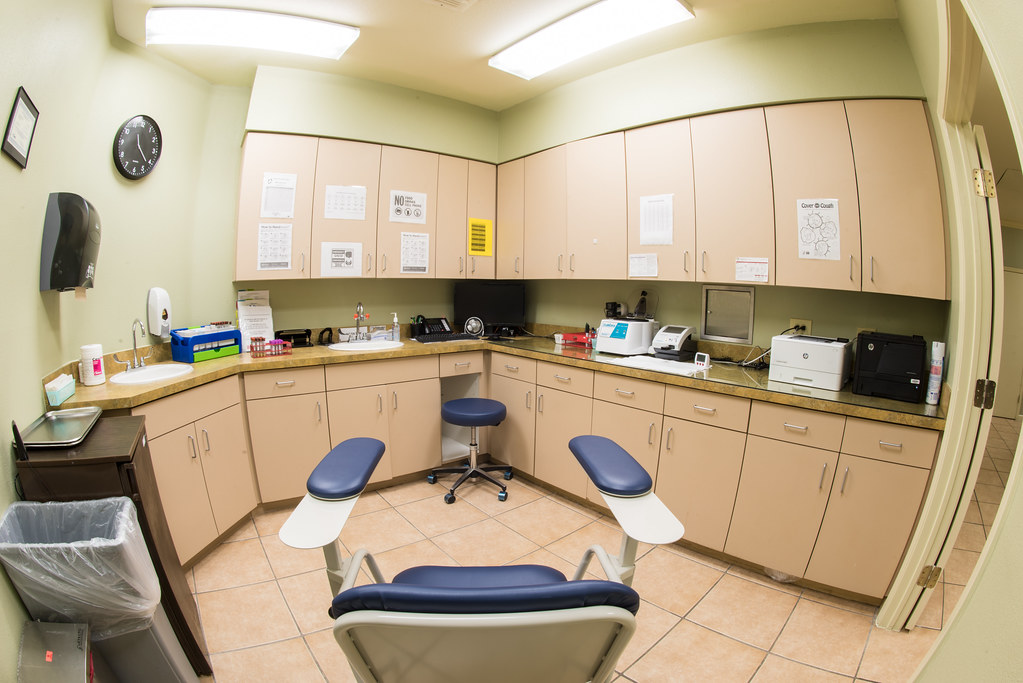 Sala de espera de clínica médica en el Ensanche de Bilbao