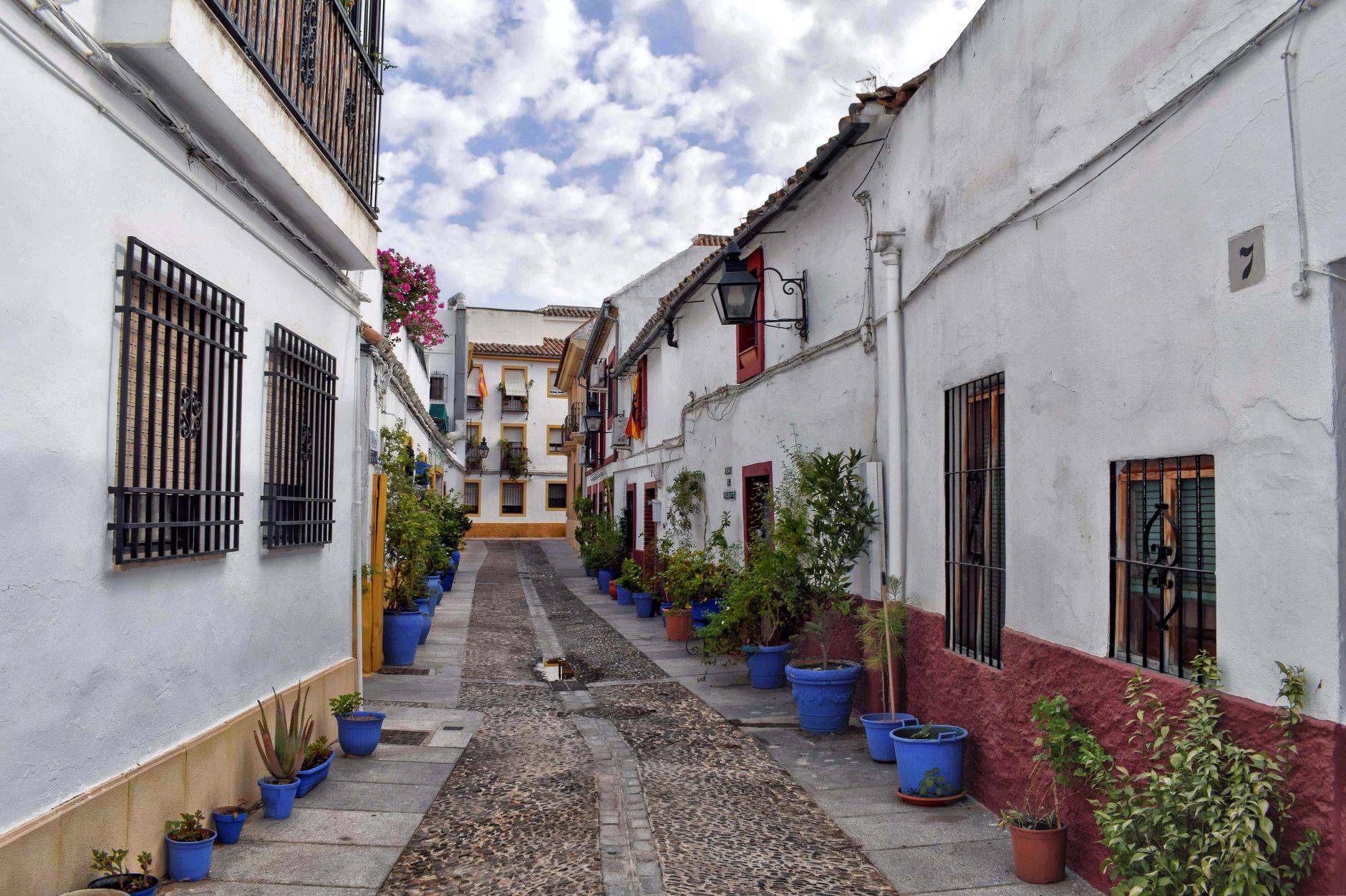 Calle del centro de Córdoba, zona de la clínica Dental Care