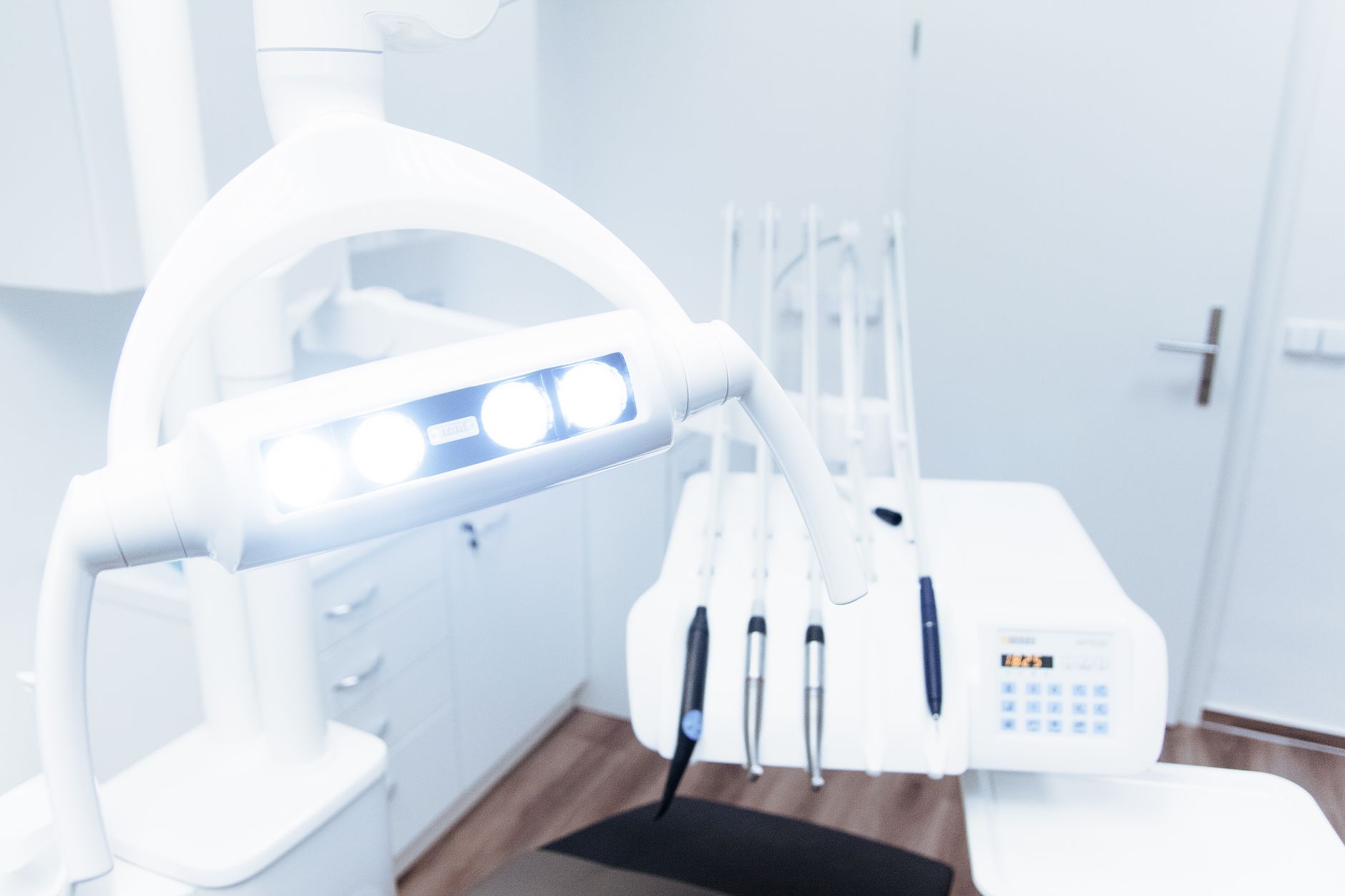 Fachada clínica dental en Gijón