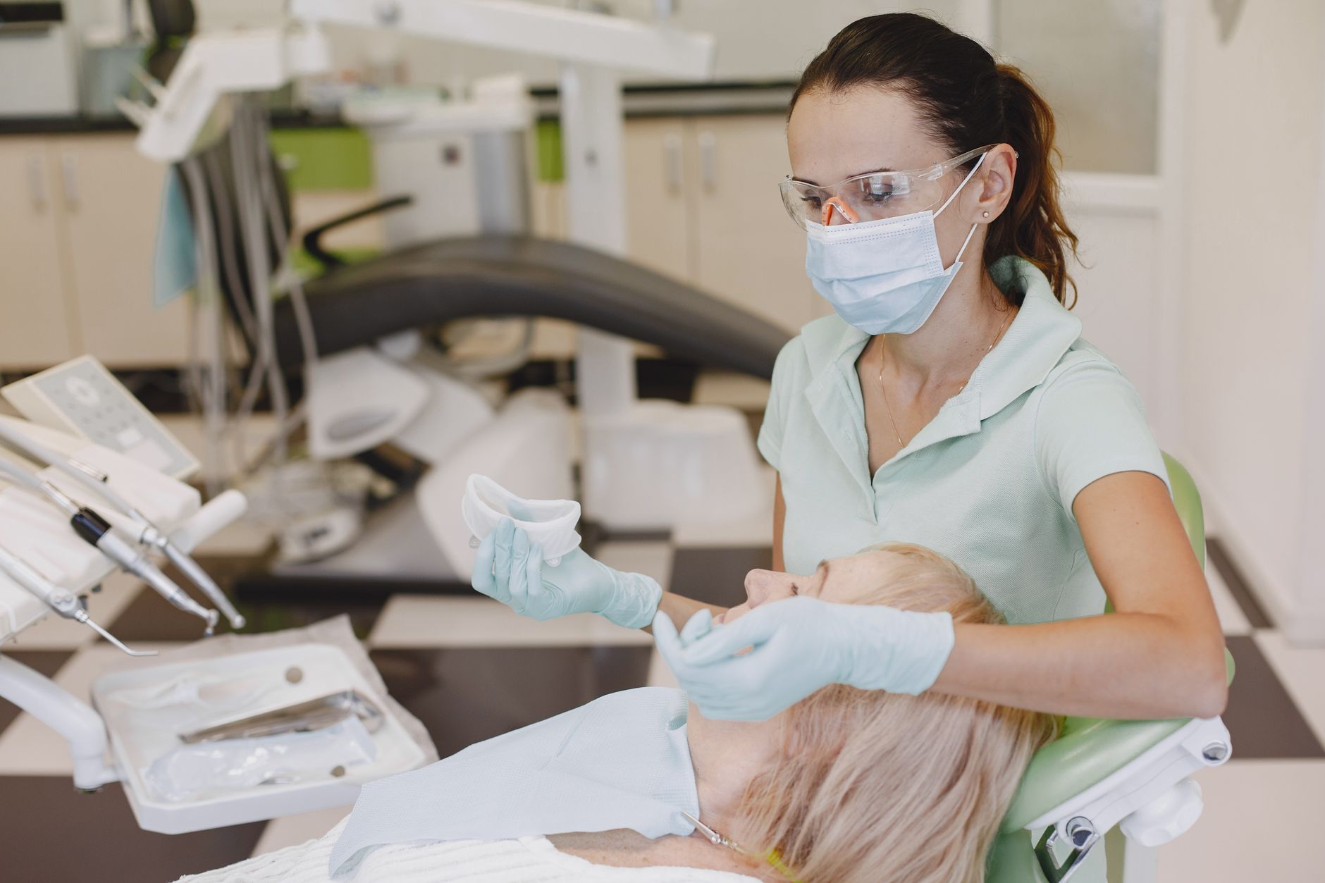 Clínica Dental Adeslas — Clínica Dental en Centro, Talavera de la Reina