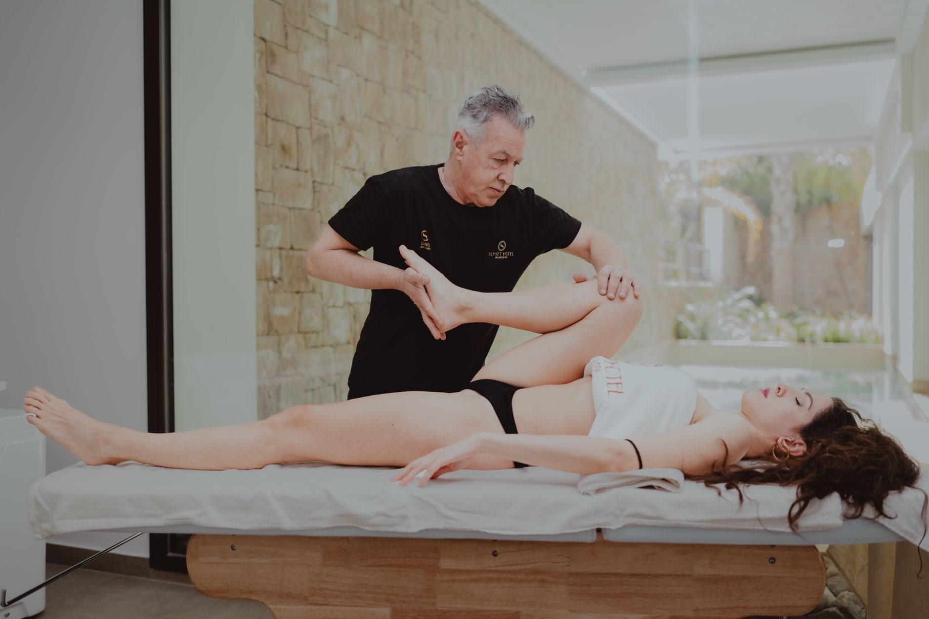 Sesion de fisioterapia y masaje terapeutico